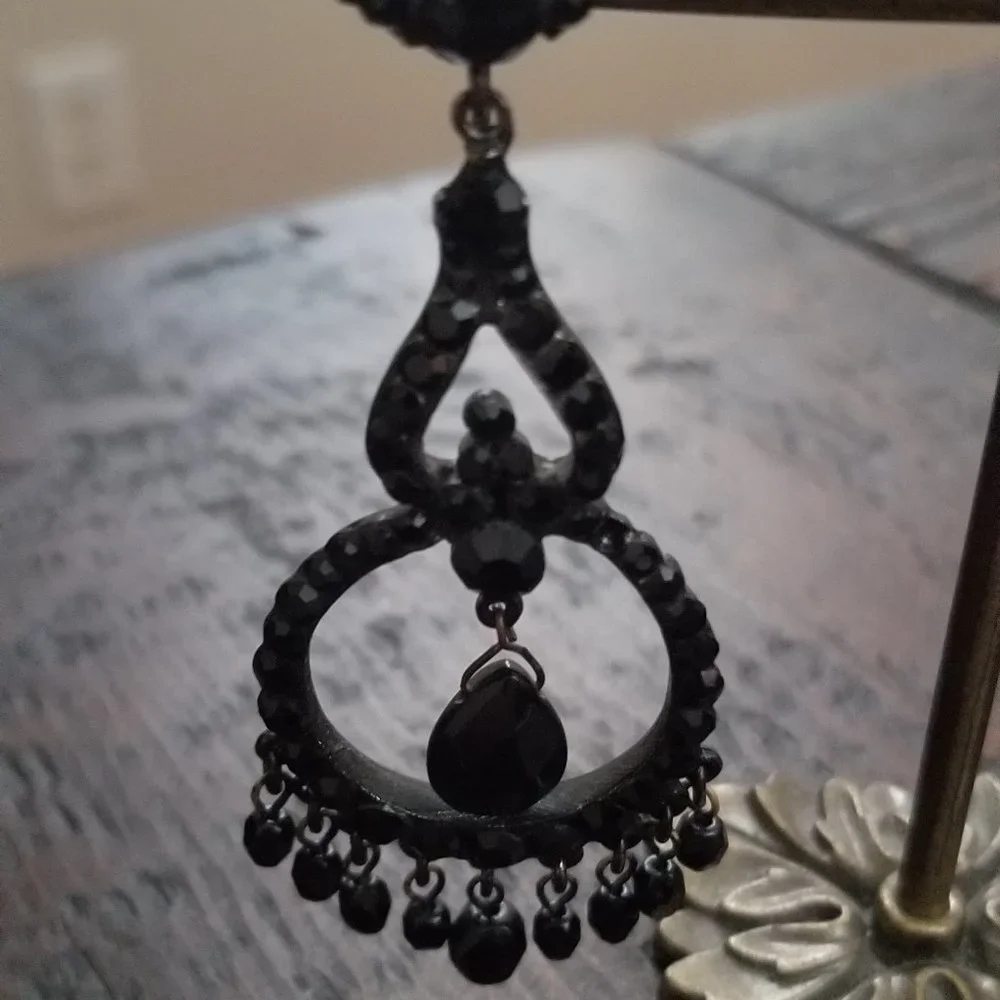 VINTAGE STATEMENT JOSE & MARIA BARRERA BLACK CRYSTAL DANGLE CHANDELIER EARRINGS - Picture 2 of 12